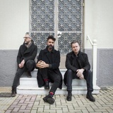 Jazzahead Clubnight – Petros Klampanis Trio „Latent Info“
