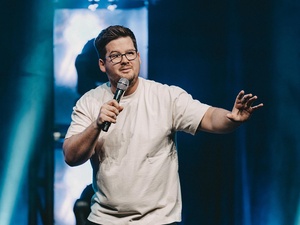 Chris Tall – Keep Laughing