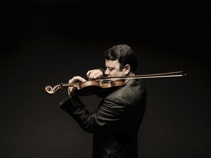 NDR Elbphilharmonie Orchester / Vadim Gluzman / Martin Fröst / Sakari Oramo