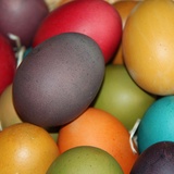 Regenbogen-Osterfrühstück