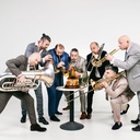 Mnozil Brass "Strau$$ - Ein Tänzchen zwischen den Stühlen"