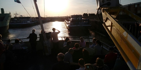 Hafenrundfahrt in die Industriehäfen