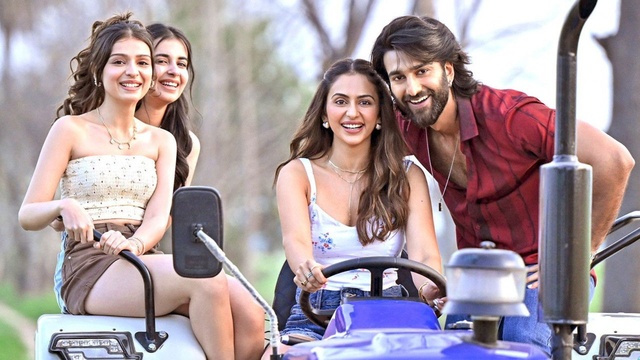 दे दे प्यार दे २