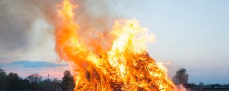 Osterfeuer in Huntebrück