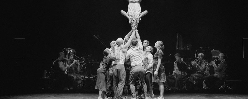 »Urlicht Primal Light« – Gustav Mahler goes Circus