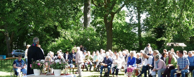 Open Air - Pfingstgottesdienst in St. Michael Grohn