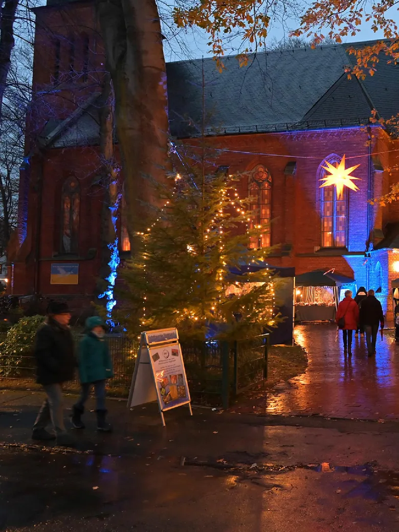 Adventsgottesdienst mit anschl. Adventsmarkt