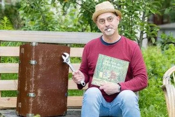René Schack liest und spielt: Was fehlt dir,…
