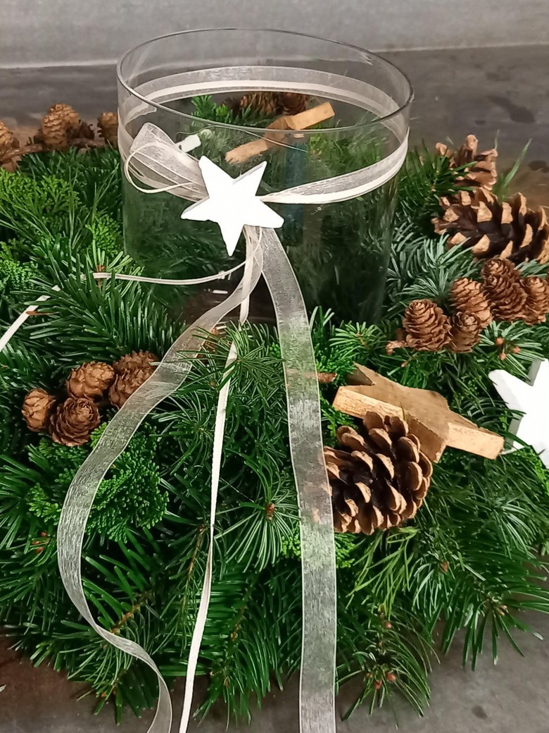 Freizeitgartenbau: Floristik-Workshop: Adventskränze individuell gebunden