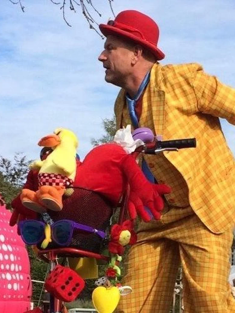 Clown Georg - Vorsicht der will nur spielen!