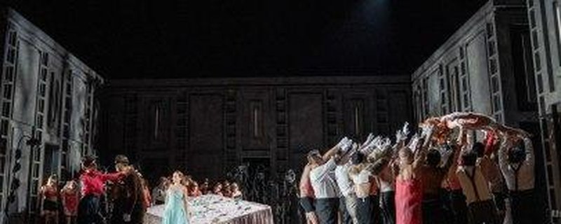 LA TRAVIATA