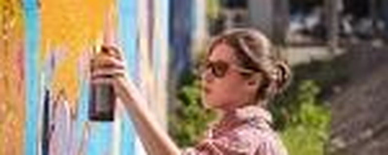 Pride Month: Graffitiwand besprühen im Mädchen*Space im Jugendhaus Trafo