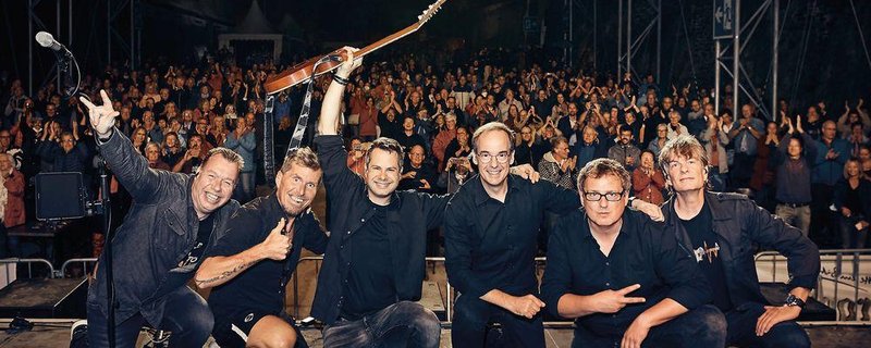 dIRE sTRATS - A Tribute to Dire Straits