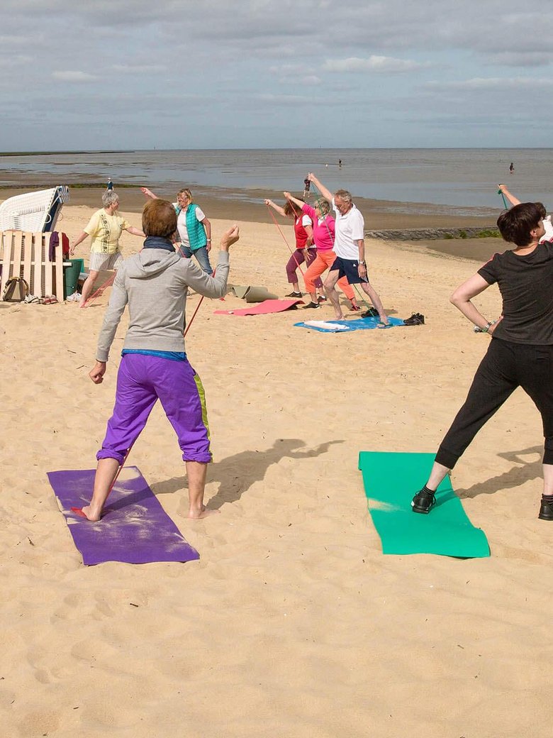 Strand-Gymnastik "Fit in den Tag"