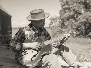 Eric Bibb Solo