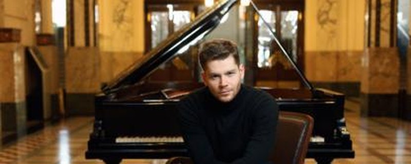 Auf schwarzen und weißen Tasten III: Andrey Gugnin