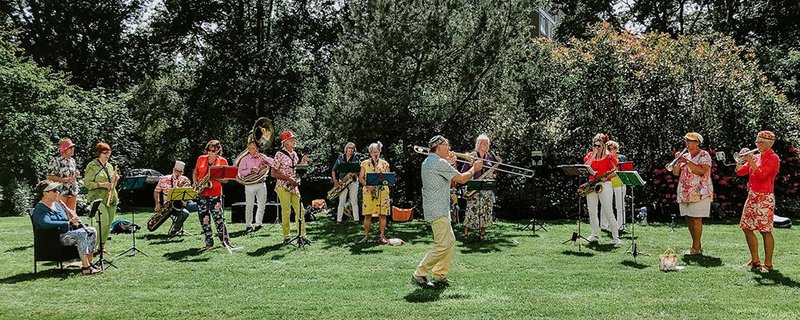 PARK: Orchester Eigenhulp Straatorkest