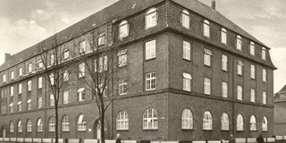 Ausstellung: Leben im Takt der Fischfabrik