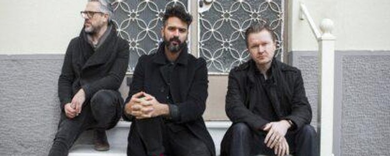 Jazzahead Clubnight – Petros Klampanis Trio „Latent Info“