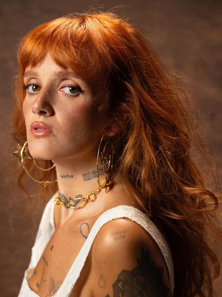CLUB: Carolina Deslandes