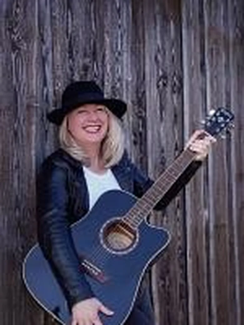 Live-Musik mit Simone Höfker beim Stadtstrand Westerstede