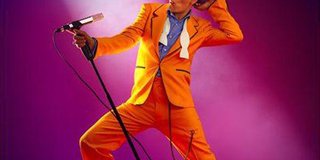 „HEROES“ – Alexander Scheer singt David Bowie