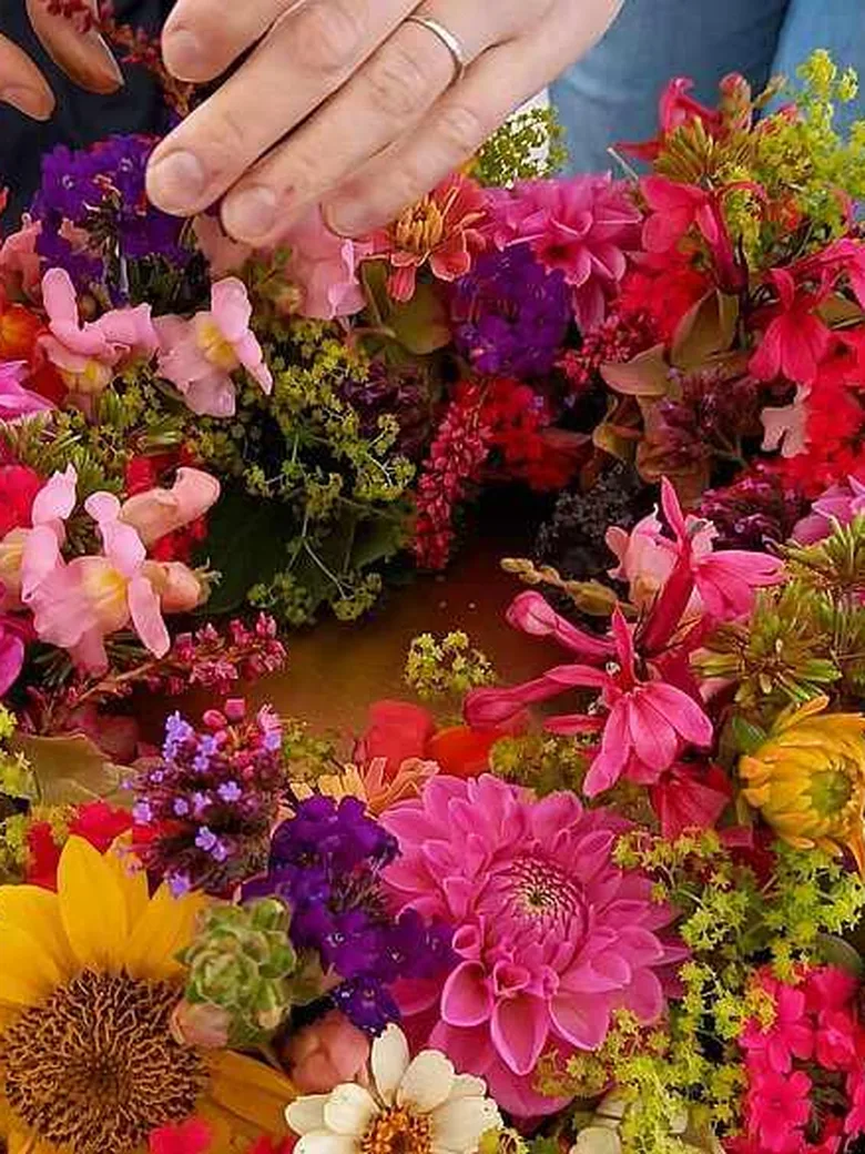 Floristik-Workshop – Blumengestecke aus der Fülle der Blumenbänder im Park der Gärten