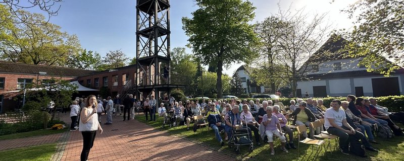 Tanz in den Mai – Open Air vor der Simon-Petrus Kirche in Habenhausen