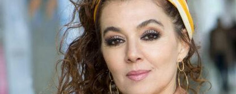 LILY DAHAB „Bajo un mismo cielo“