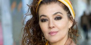 LILY DAHAB „Bajo un mismo cielo“