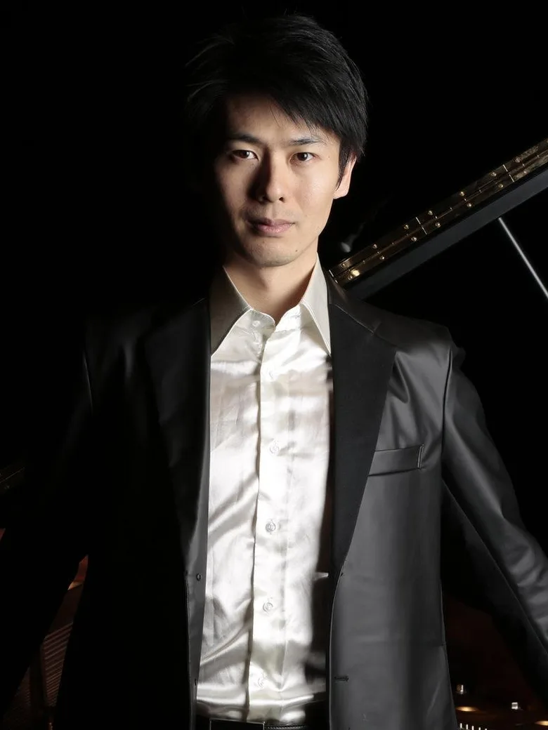 AUF SCHWARZEN UND WEIßEN TASTEN III: KOTARO FUKUMA „opus 22“