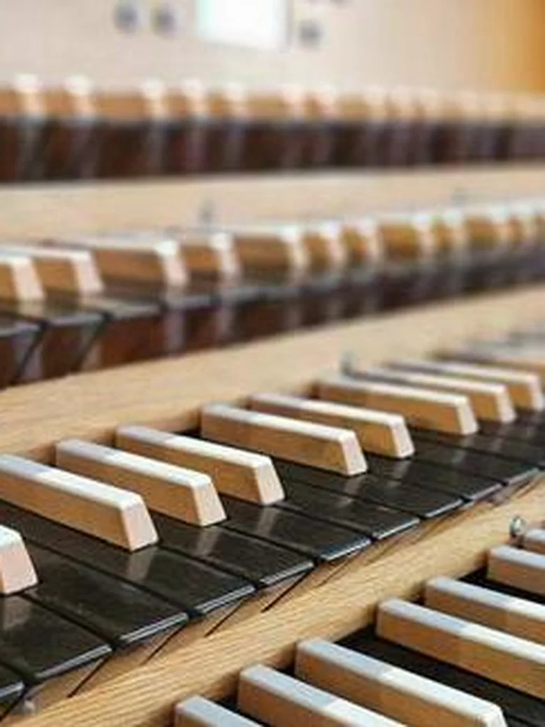 30 Minuten Orgelmusik - Klangvoller Mittwoch - an jedem ersten Mittwoch im Monat - Krzystof Ostrowski (Polen)
