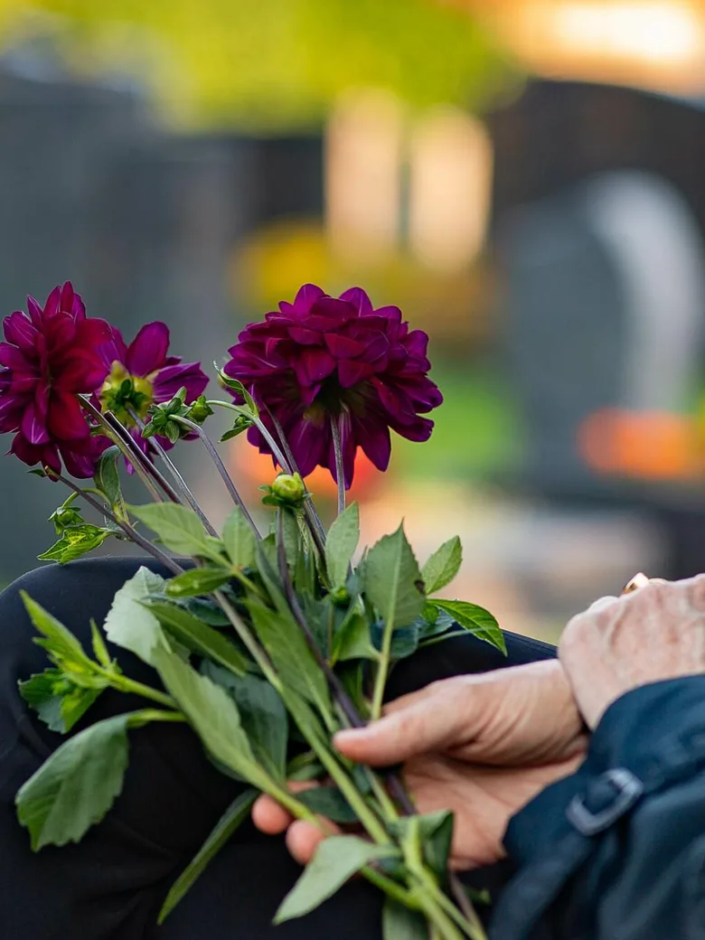Totensonntag - Andacht auf dem Woltmershauser Friedhof