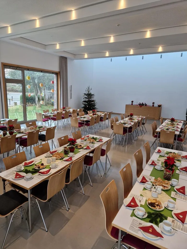 == Adventsfeier für Senioren == in der St. Georgs-Gemeindehaus
