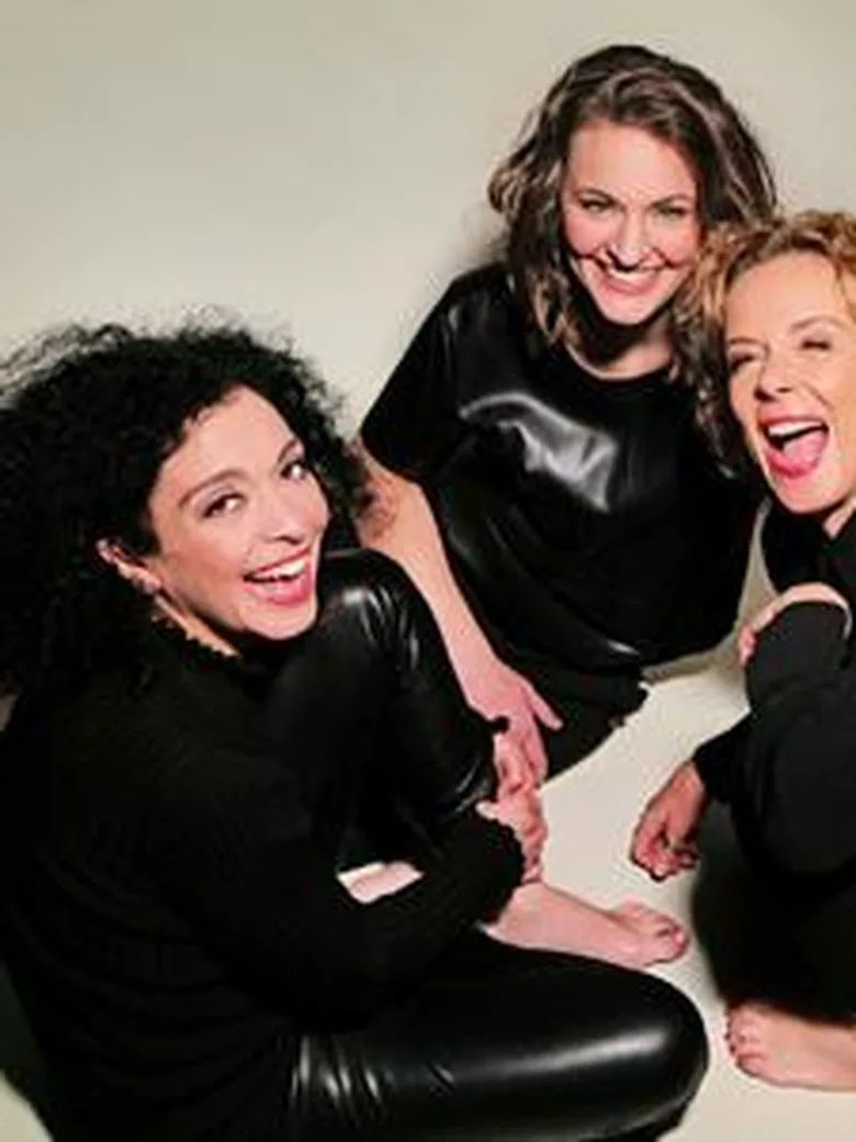 Das Stadttheater präsentiert: ROT - ROT wie die Liebe, ROT wie Blut