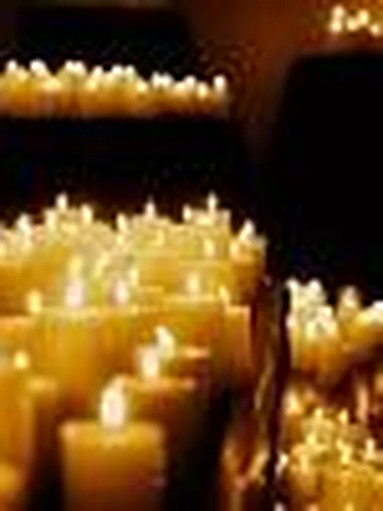 Melodies & Flames - The Candlelight Experience