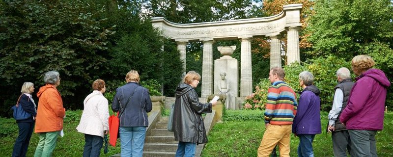 Wer liegt hier begraben?