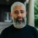 Aidin Halimi: In den Flügeln das Licht