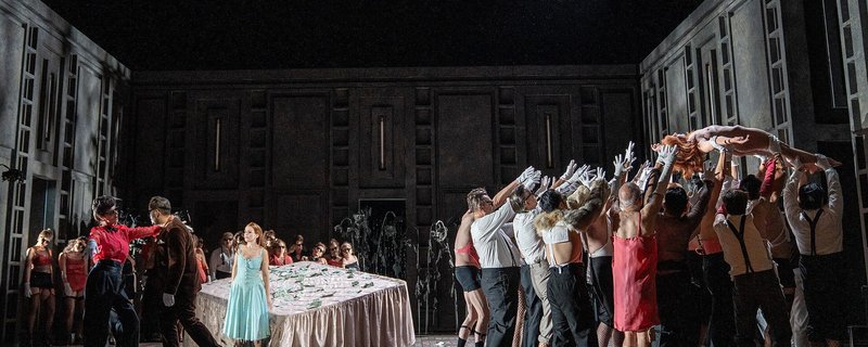 LA TRAVIATA