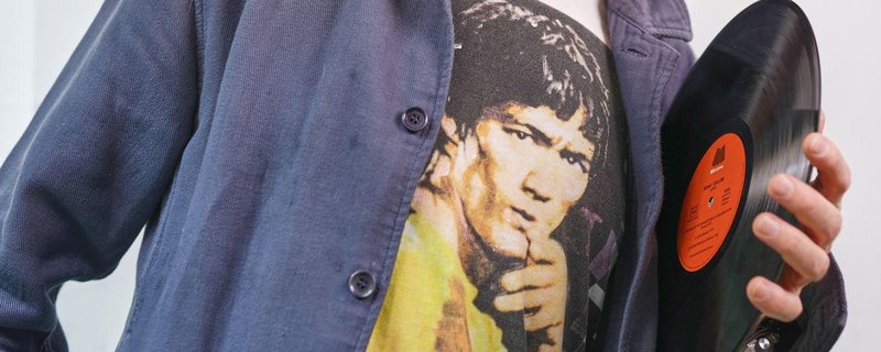 Helge Schneider "Ellenbogen vom Tisch!"