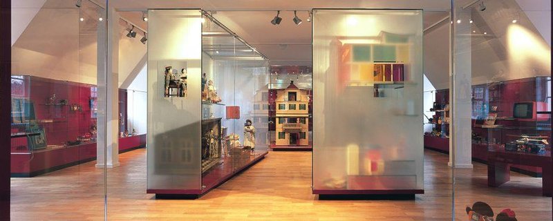 Geschichten aus dem Puppenhaus