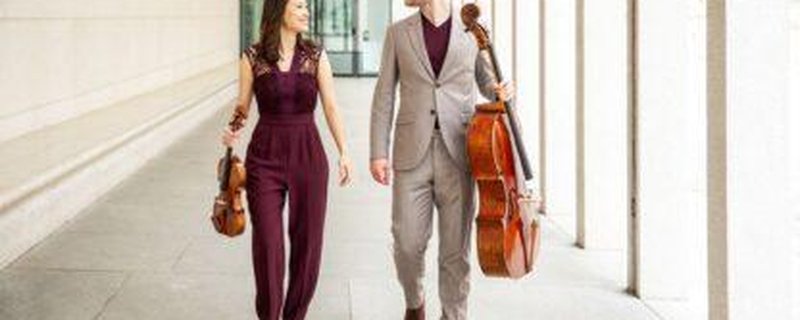 Gabriel Schwabe & Hellen Weiss „Echoes“