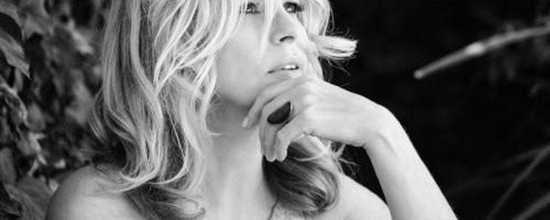 VONDA SHEPARD