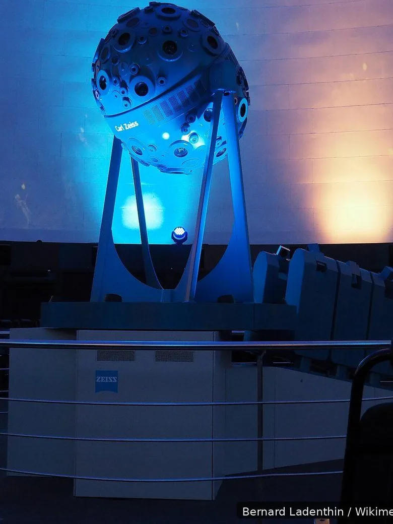 Fulldome Festival: Space Tour, Stars of Classic, Fractal Time
