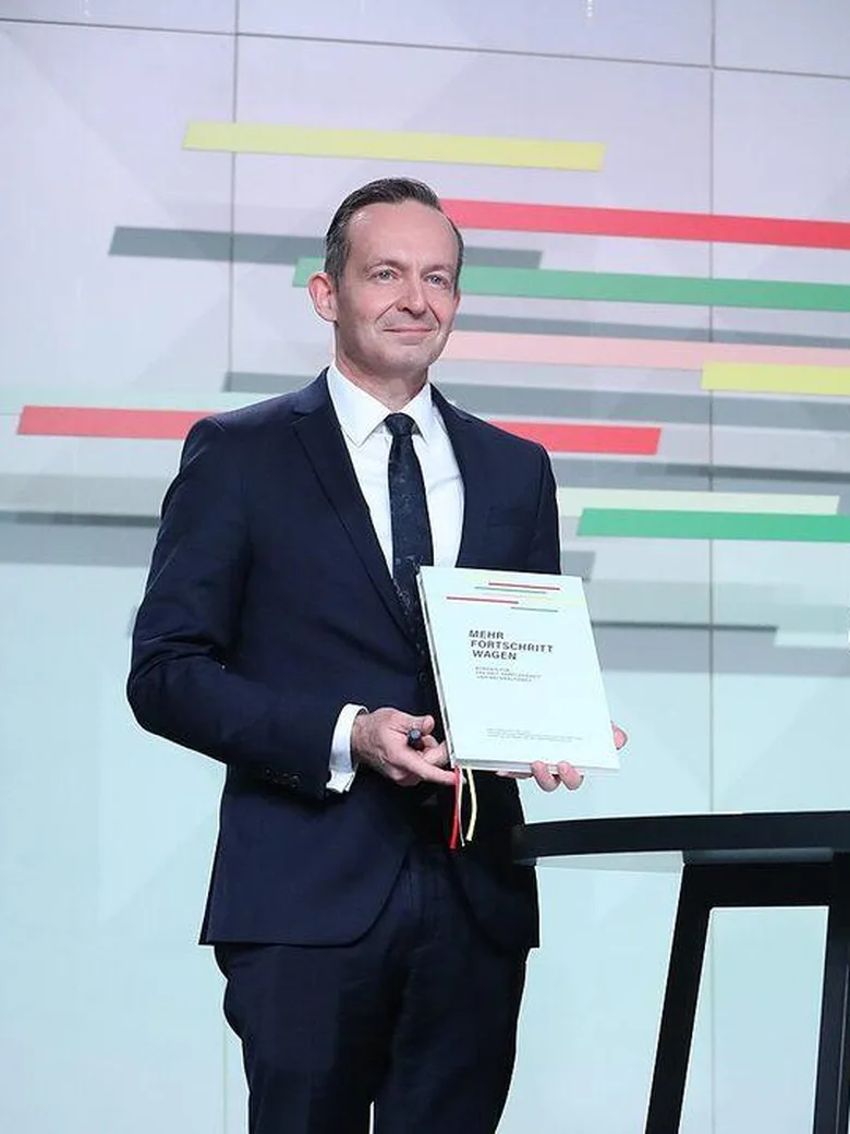 Gespräch mit Vizekanzler und Finanzminister Lars Klingbeil im Dialogforum der Bundesregierung