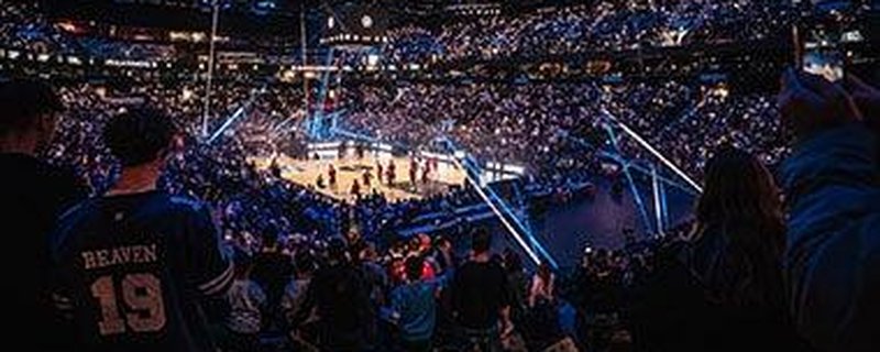 Veolia Towers Hamburg vs. FC Bayern München