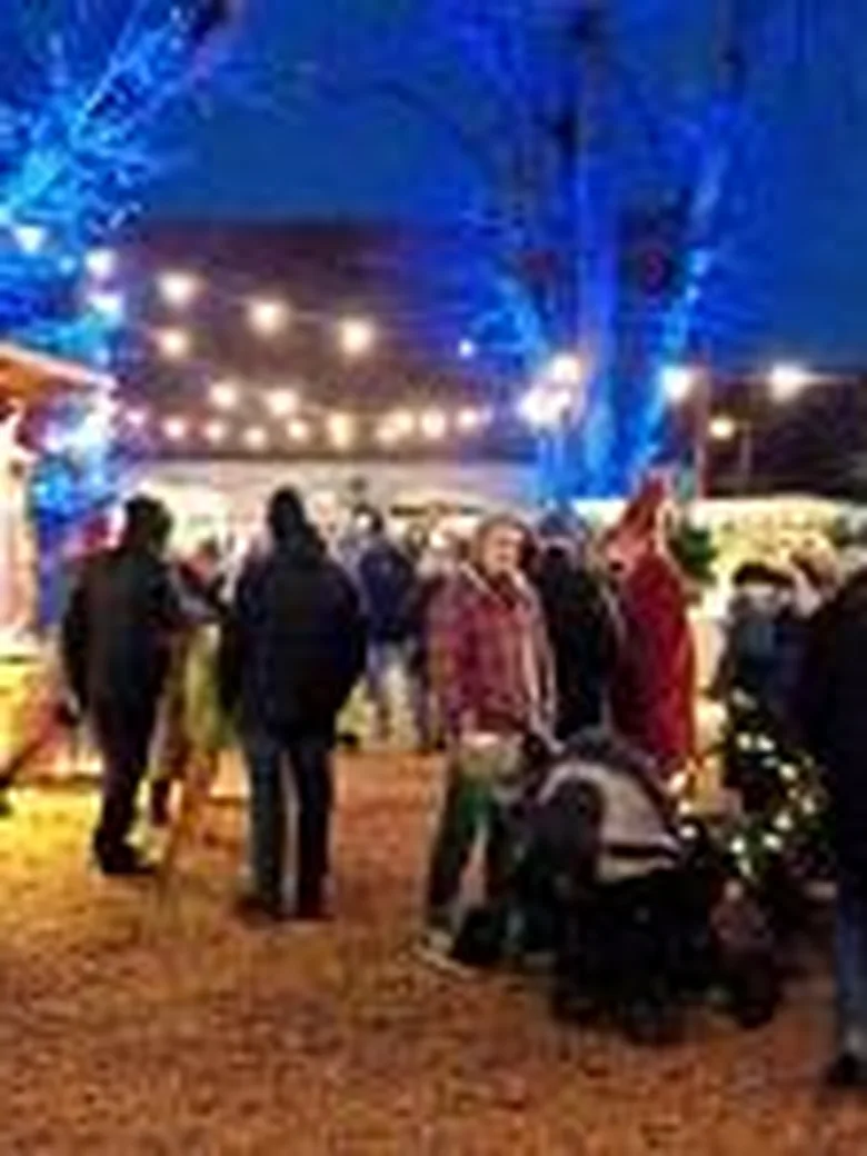 Weihnachtsmarkt - rund um die Daverdener Kirche