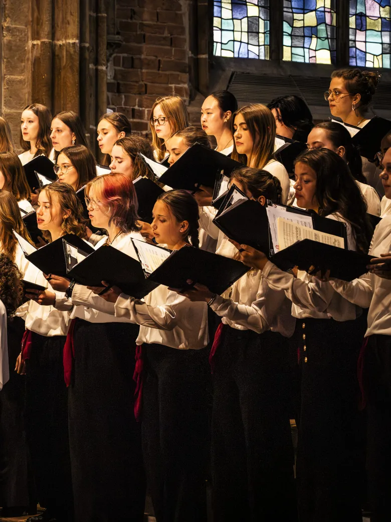 Bremer Philharmoniker "Das große Benefizadventskonzert" Von Bremen Zwei und den Bremer Philharmonikern zugunsten der WESER-KURIER Weihnachtshilfe