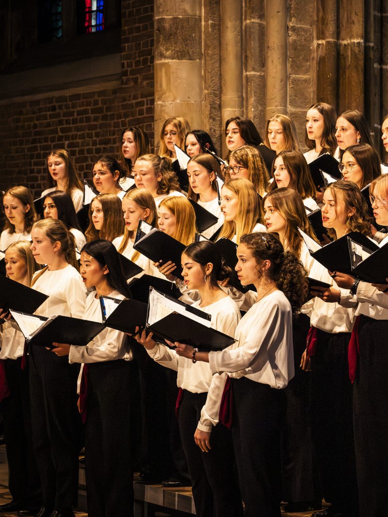 Bremer Philharmoniker "Das große Benefizadventskonzert" Von Bremen Zwei und den Bremer Philharmonikern zugunsten der WESER-KURIER Weihnachtshilfe