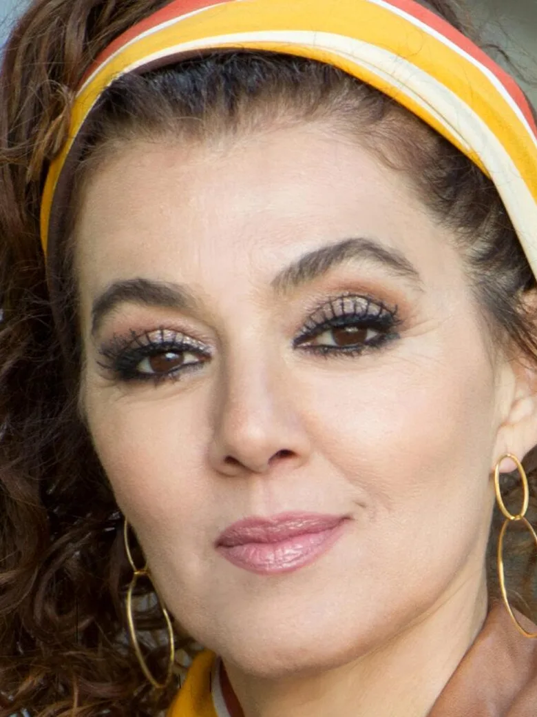 LILY DAHAB „Bajo un mismo cielo“